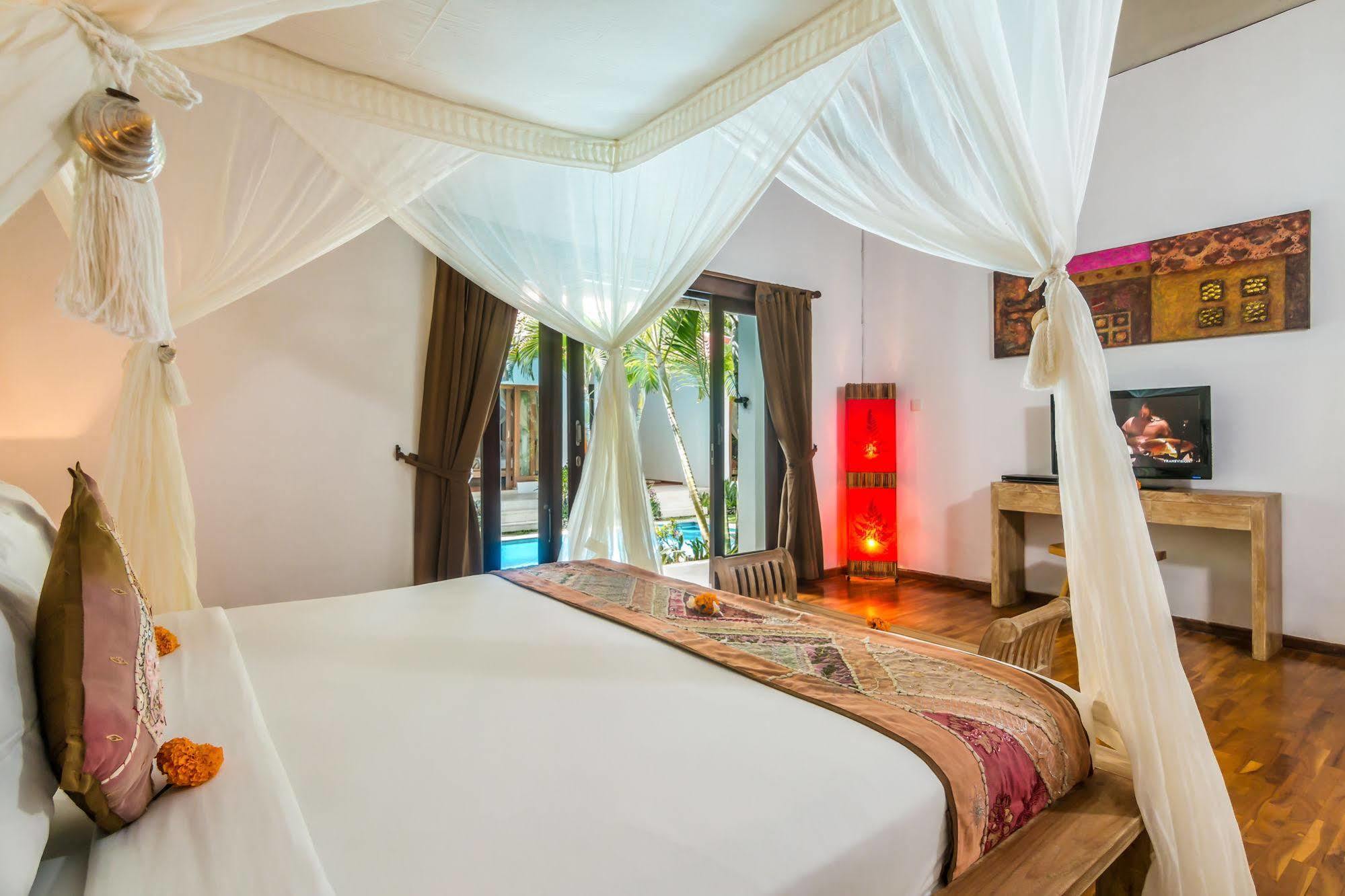 Bisi * Seminyak (Bali)