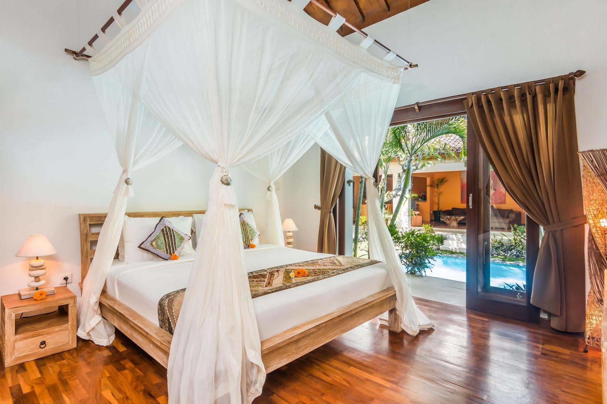 Bisi * Seminyak (Bali)